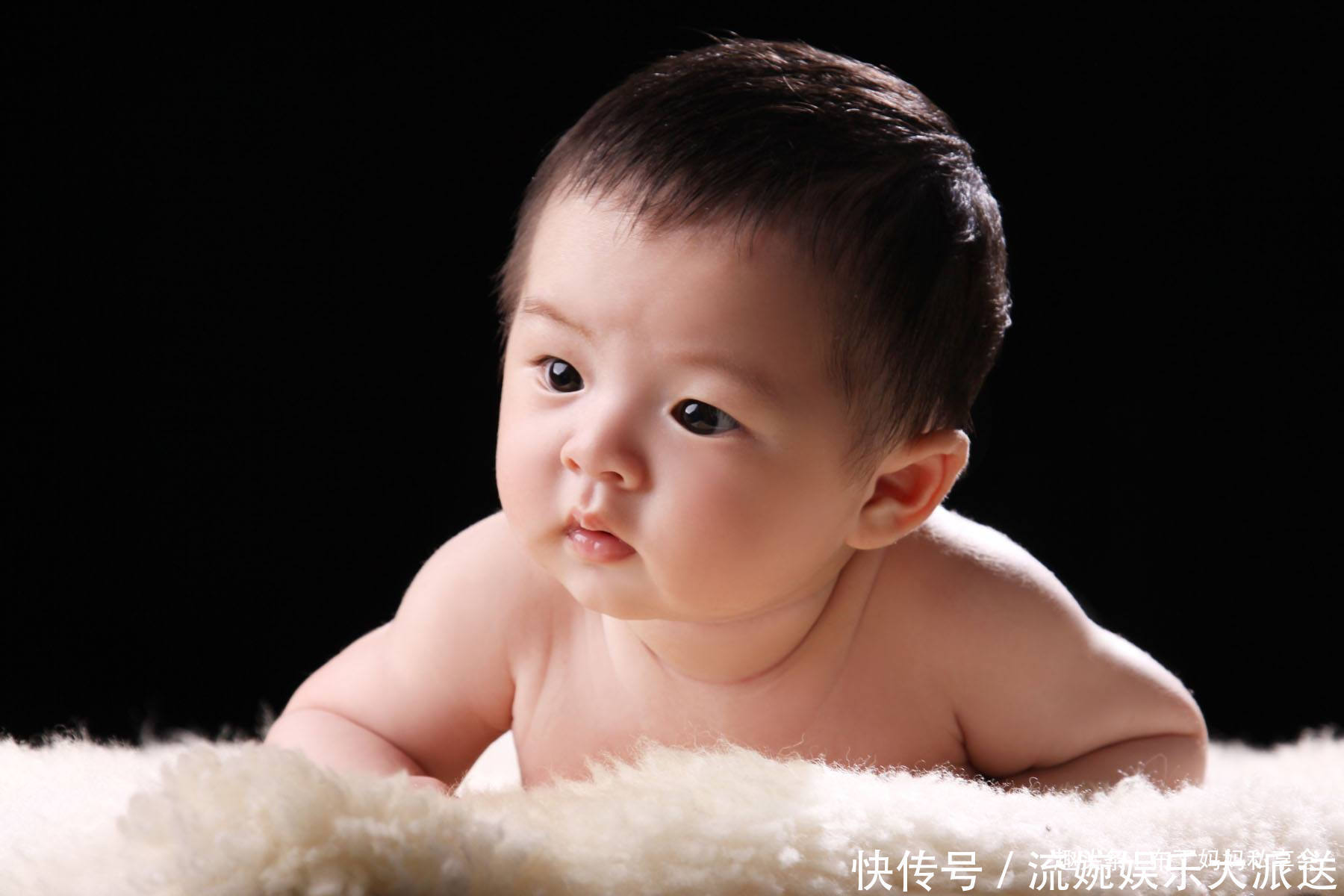 汗液|夏天炎热孩子容易生痱子怎么办父母做好预防工作,孩子安然度夏