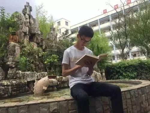 山西男孩刘艺峰2次高考超一本线，却坚持再复读，最后考了多少分