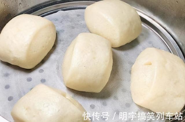 酵母|发面时,别只加酵母跟白糖!再加这一样,8分钟发满盆,香软蓬松