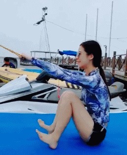 |搞笑GIF:超喜欢这类运动,虽然不刺激,但是超搞笑。