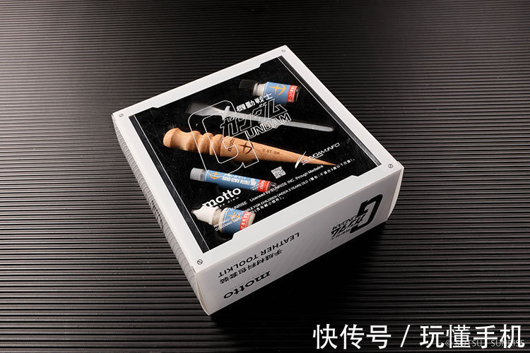 皮革 高达联名皮革产品:三大经典招牌机甲均亮相