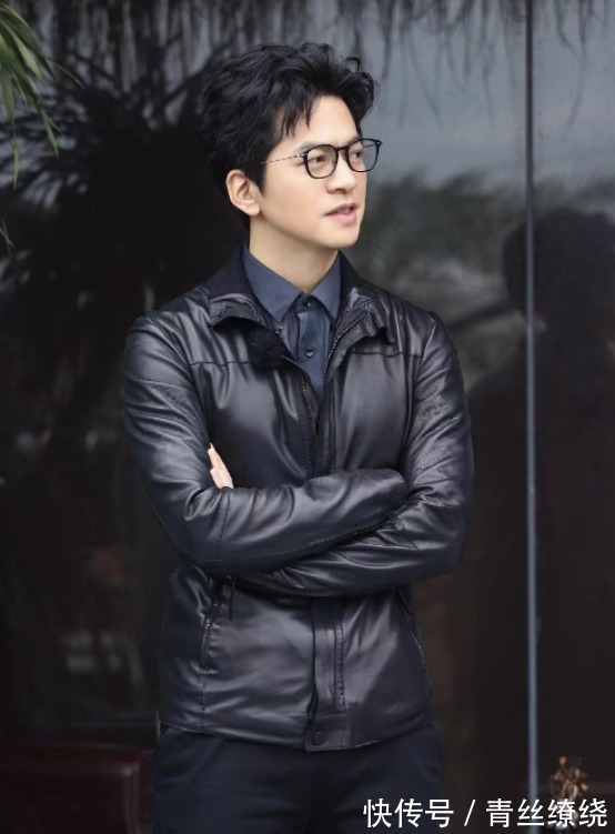 《一路唱響》開(kāi)播,李健再現(xiàn)率真發(fā)言,當(dāng)場(chǎng)內(nèi)涵岳云鵬!