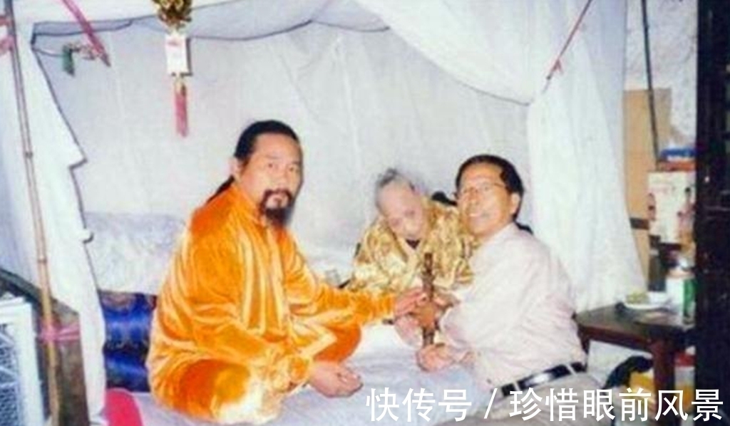 白玉仙姑$她是出生于清朝的女道士,一直活到2003年,临终前她只说了3个字