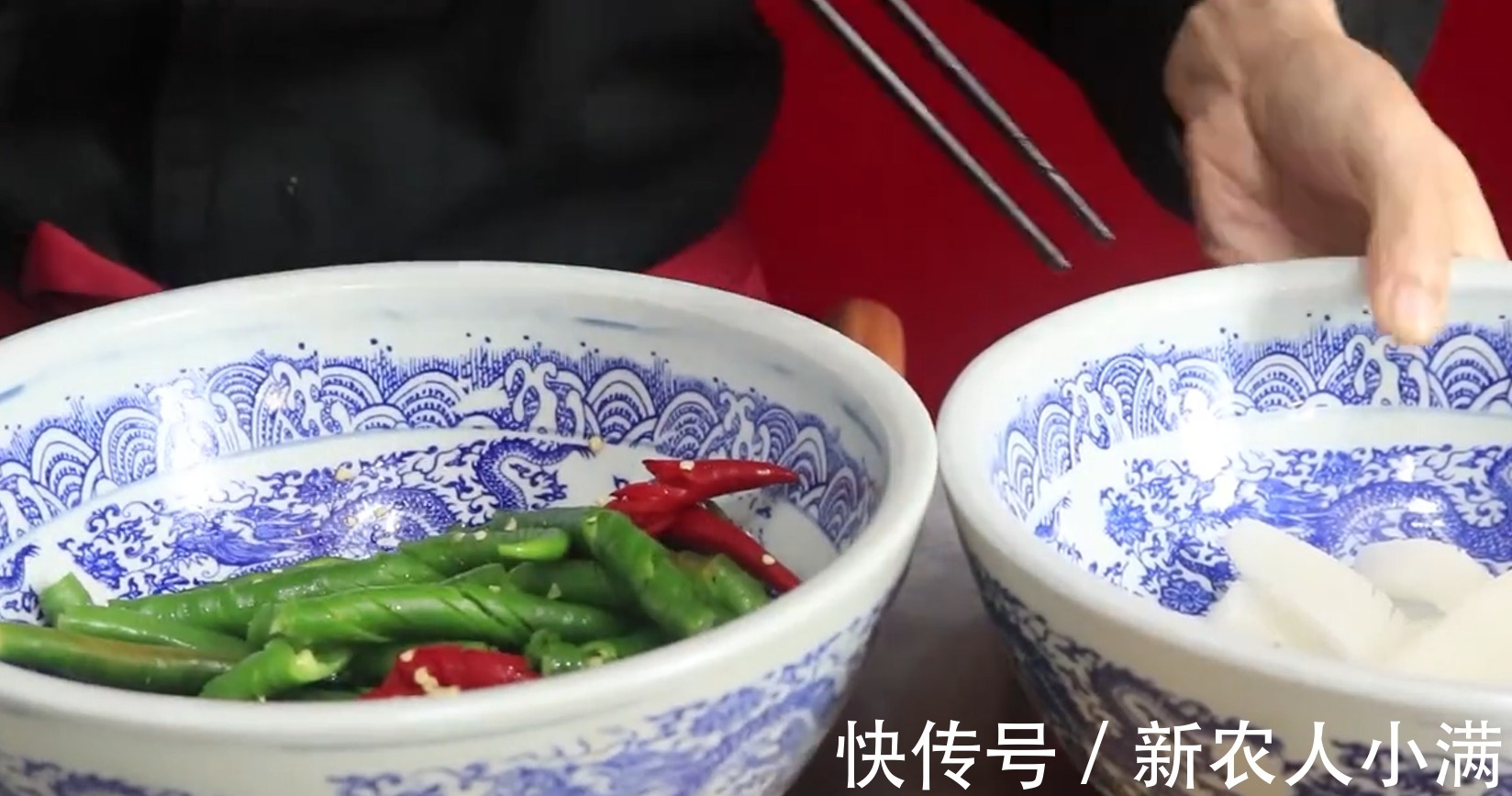 腌辣椒腌萝卜，这么做很下饭，家里常备一盘儿，拿出来就是一道特色的菜