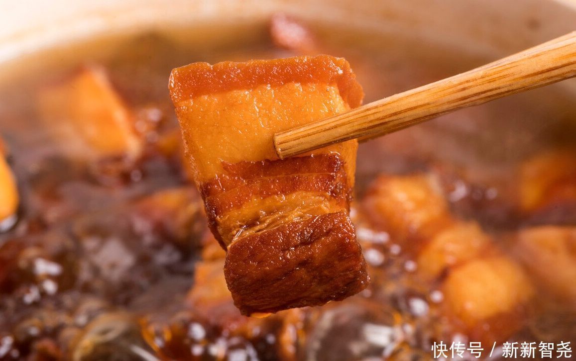 炖肉产生的浮沫需要撇去吗很多人搞错,难怪汤不鲜肉不香