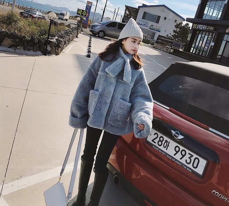 冬季新款女|羽绒服已经不流行!今冬时兴羊羔毛外套+牛仔裤,时尚减龄贼美嫩