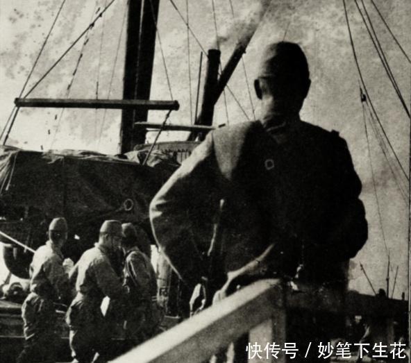 扔进|日寇大屠杀, 将百余名群众锁在屋中焚烧, 只有他杀死哨兵带十几人逃出！