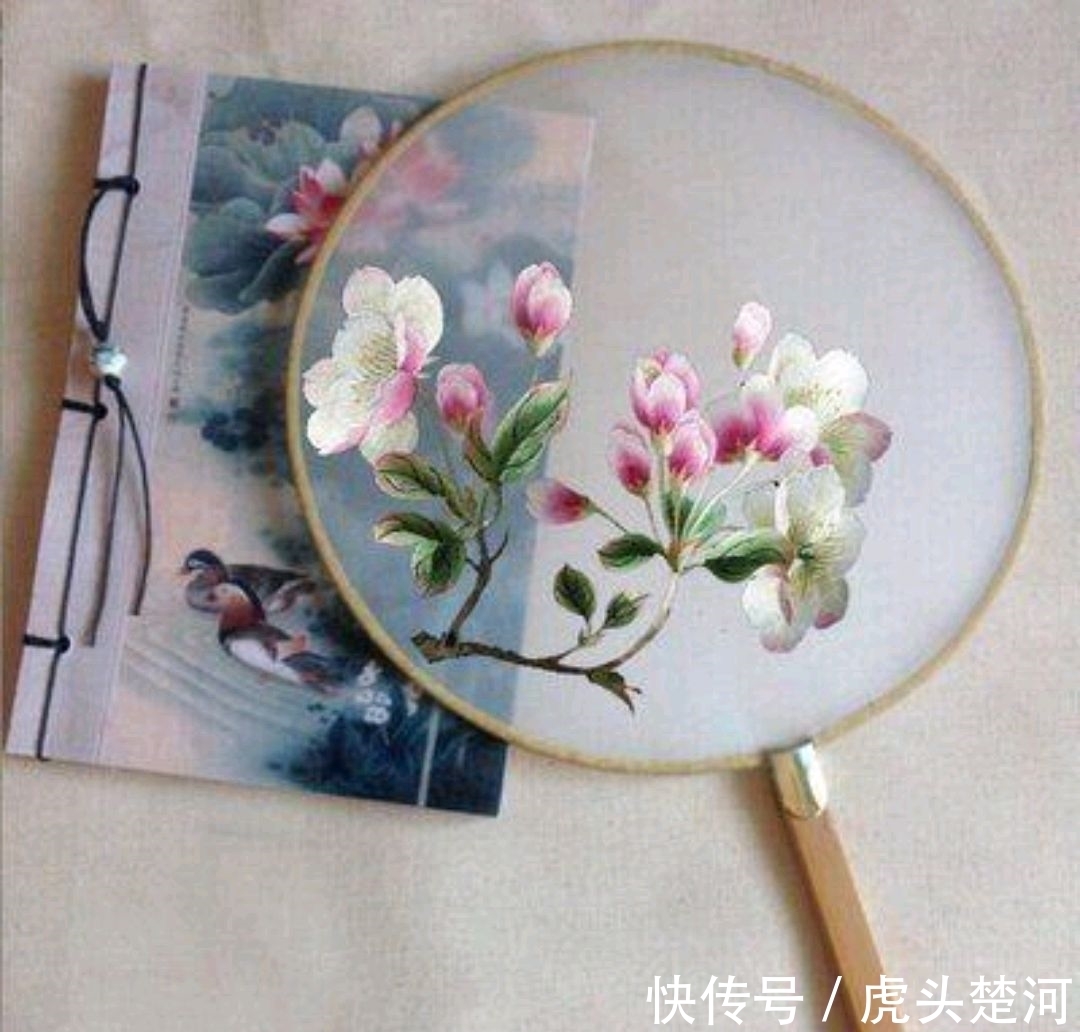 美人#6首团扇诗词!从盛夏到初秋,团扇美人都是一道风景线,明艳动人