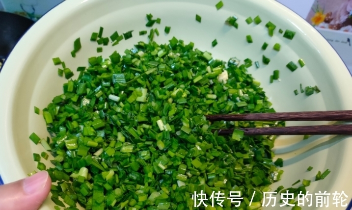 韭菜馅儿|包韭菜馅饺子,牢记“2放3不放”,韭菜翠绿不出水,鲜香又美味!