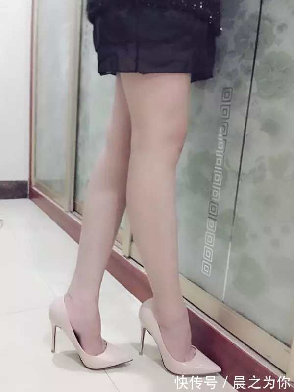 大长腿 尖头细跟鞋纤巧细致高贵优雅,让你从头美到脚指尖儿