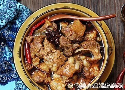 牛肉|炖牛肉时，直接焯水就错了！学会这样做，牛肉软烂入味，特别下饭