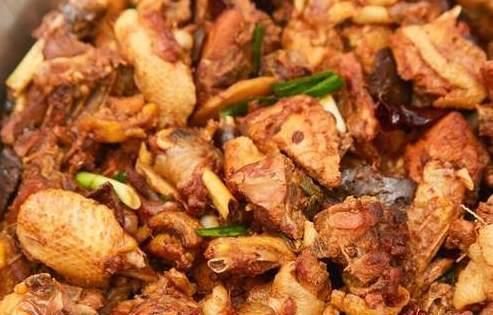 鸡肉|大厨透露：炒鸡肉时，别着急下锅，多做这2步，鲜嫩入味还不腥