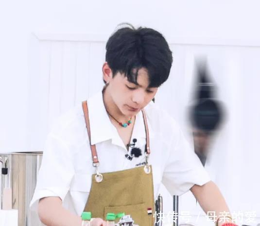 凉菜|《中餐厅》嘉宾简历曝光，丁真的厨龄高达8年，姚安娜只会凉菜！