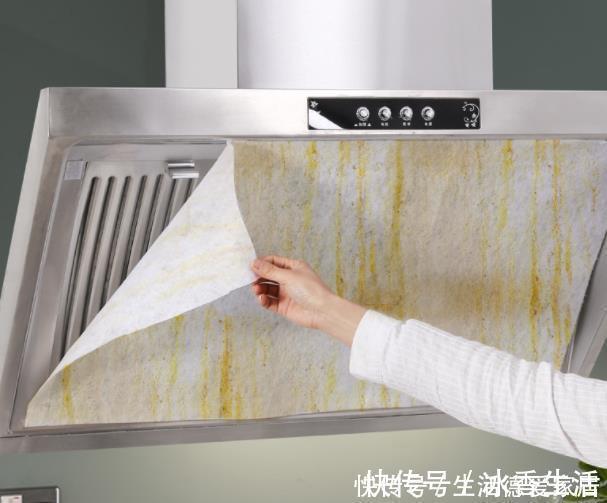 抽油烟机|厨房油污又黏又厚?别用洗洁精,教你3招,老油灶也能闪闪发光!