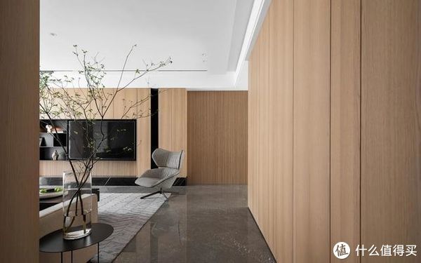 楼梯|她家客厅太好看了，一进门就被美到，喜欢这样简单不花哨的装修