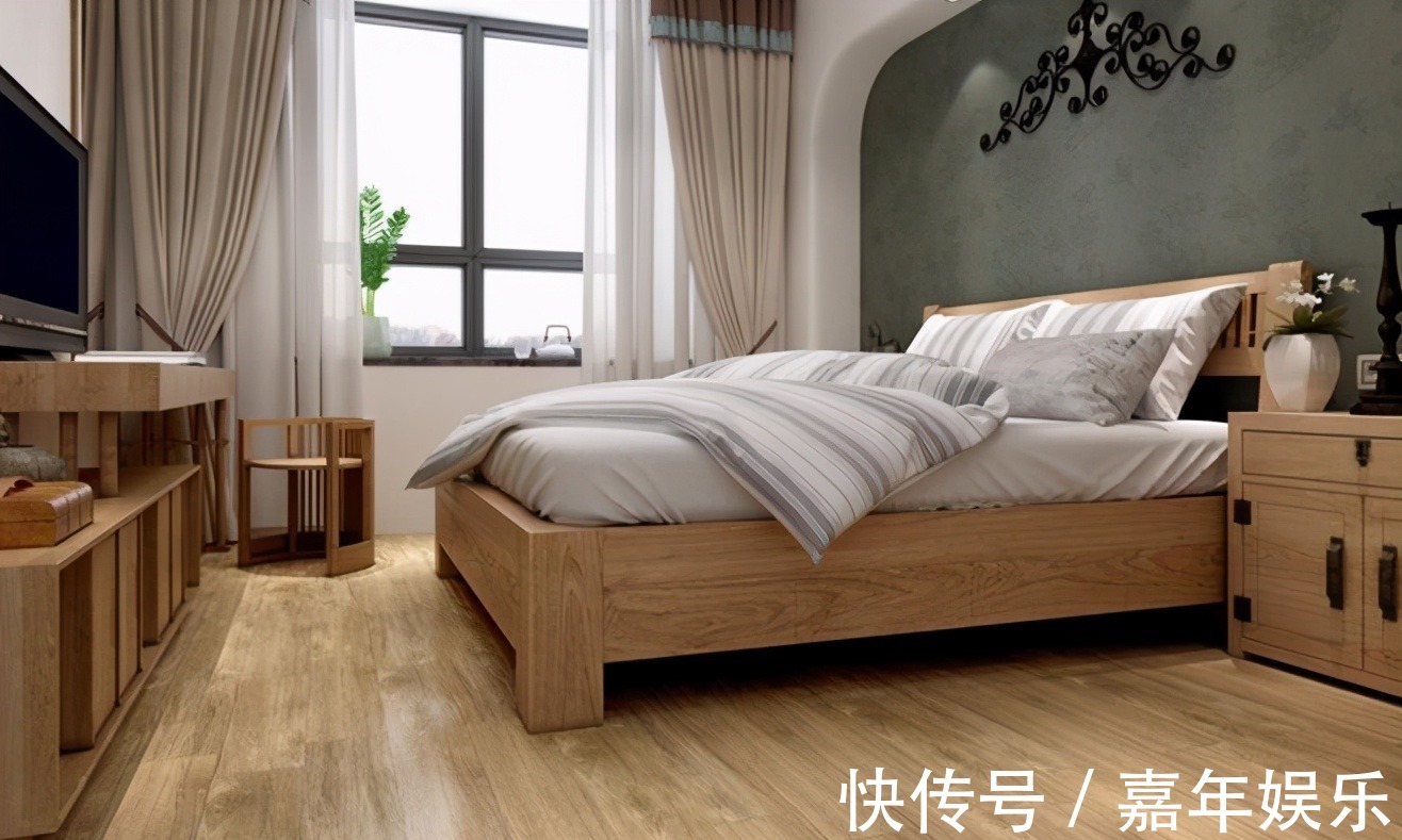 爸妈|不听劝阻,父母坚持卧室铺瓷砖,入住2年后,只能说真香!
