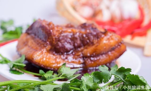 油腻的食物|老人味的“祸首”被揪出,医生提醒:40岁后要少碰,老了也没味