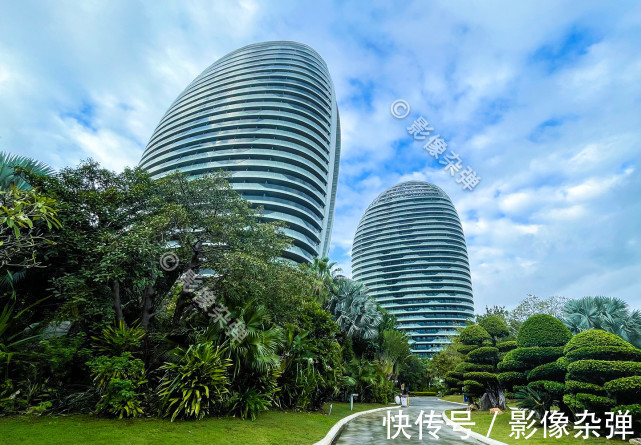 房价|三亚地标凤凰岛,房价曾是“天文”数字,无敌海景房一晚多少钱?