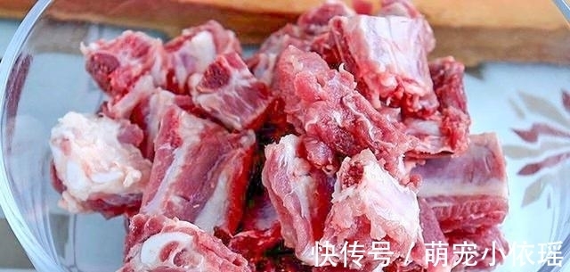 谨记|买排骨要懂得挑选技巧,谨记不要图便宜,遇到这几种扭头走就对了