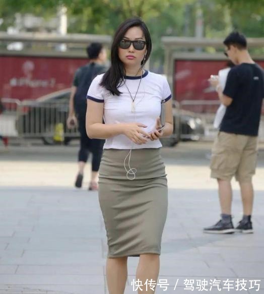 尴尬 “胯大腿粗”要慎重,选择紧身半身裙,轻松避免尴尬!
