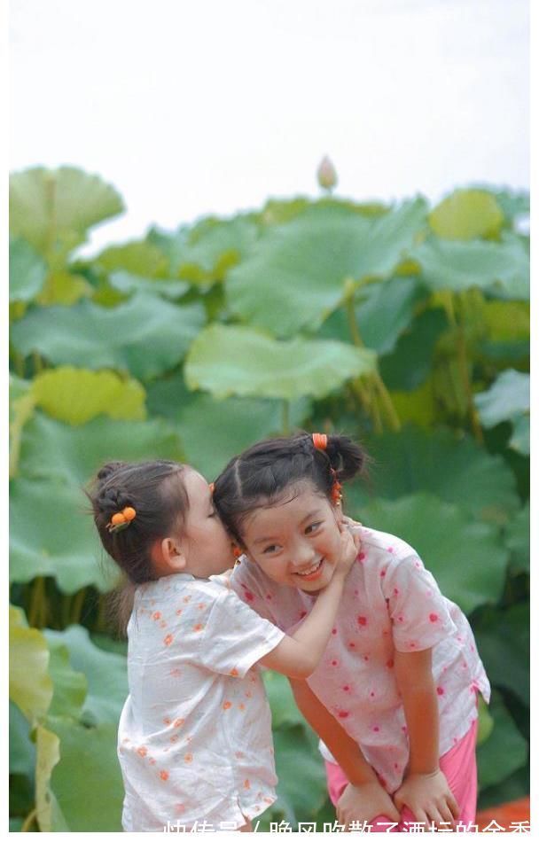 8岁阿拉蕾高温拍摄,皮肤晒得通红似过敏,为了红:父母没底线?