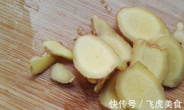 鸡眼|原来鸡眼是这么来的,四个小妙招,教你轻松解除多时的困惑!