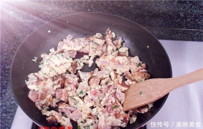 鸡蛋番茄新做法,老人小孩都喜欢,香嫩开胃超简单,上桌就抢光