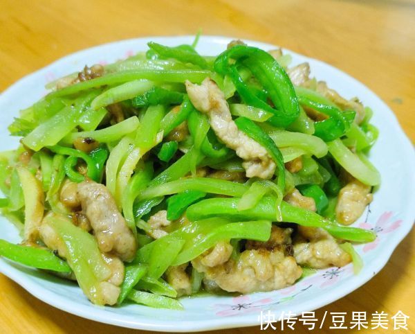 最详细的莴笋炒肉的做法，再学不会我也没办法了