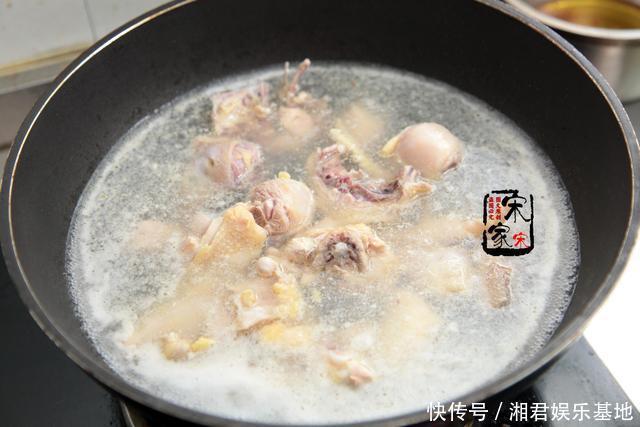 芋头|夏天,女人要多吃这碱性食物,4元一斤,价格便宜还对头发好