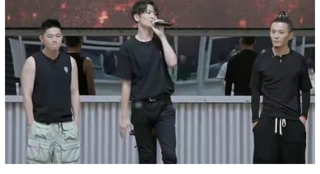 杜华|排名倒数第一就该退?敖犬“赖”在节目就已经赢了,想红也没有错