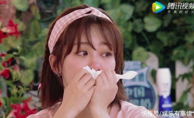 为何女生都喜欢杨紫在《中餐厅》躲着哭，力挺肖战，原谅那英