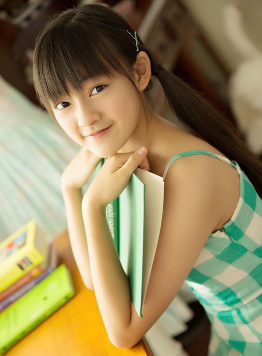 14岁中学女孩文琪获得金马奖最佳女配角，生活照意外撞脸徐娇