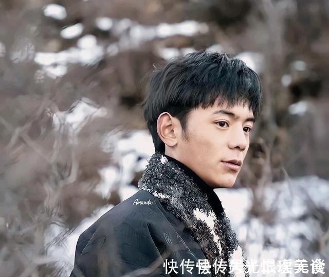 共同受邀出演《中餐厅5》,丁真与弟弟合照曝光!颜值引发热议