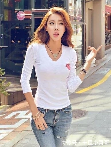 穿搭 对于身材好的美女,牛仔裤真是好的穿搭