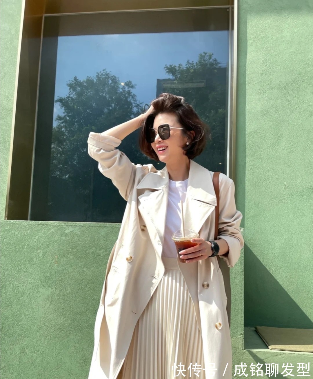 卡其色|这些才是中年女人最美的穿搭,自然随意不扮嫩,优雅大气又高级