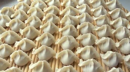 四十年饺子店老板教大家几个技巧，保证饺子香得咬舌头