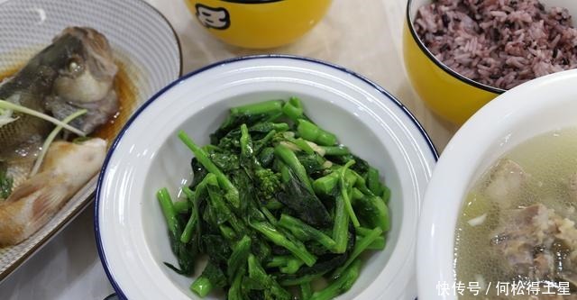 中学生放学回家,吃上这样的晚餐,直呼太美味,比食堂的饭菜香