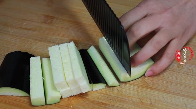  比肉|鱼香茄子怎么做才正宗？调对鱼香汁，无论怎么炒都香，比肉下饭