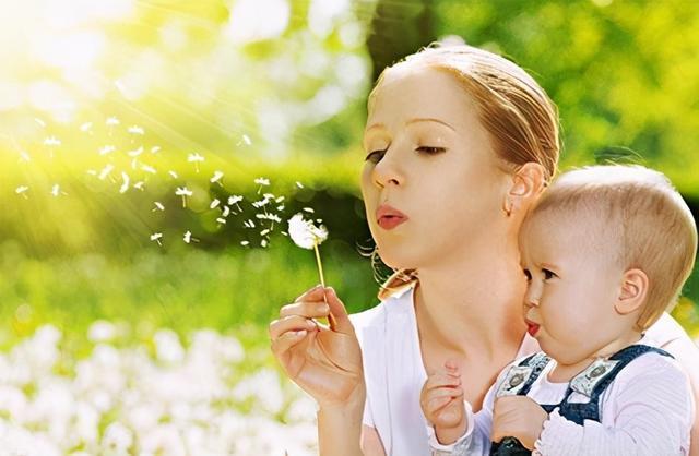 孩子们|“修”姓爸爸喜得三胞胎,给孩子们取的名字,让民警哭笑不得