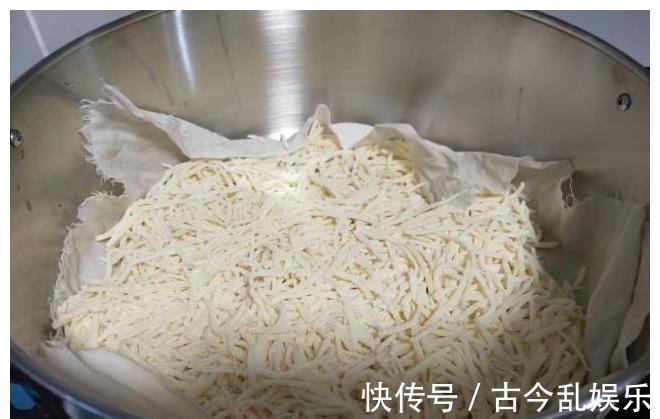 制作过程|咸香绵软蒸土豆丝，很多人都做不好，原来一开始方法就错了