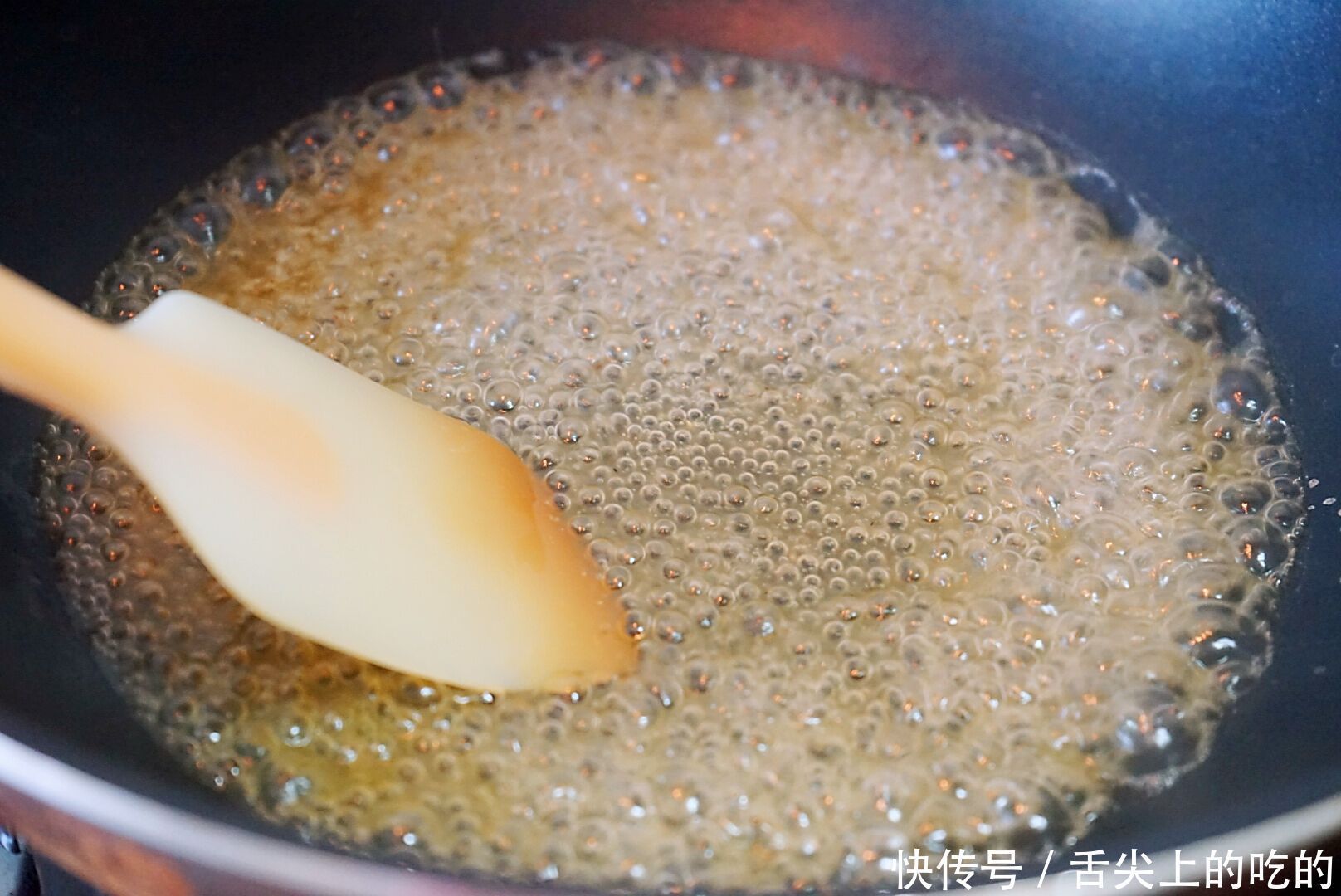 冬季时令菜,属白萝卜最清脆,做成水晶肉丸,香而不腻老少都爱吃