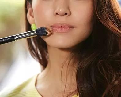 不同场合，怎样涂出属于你气场的口红？