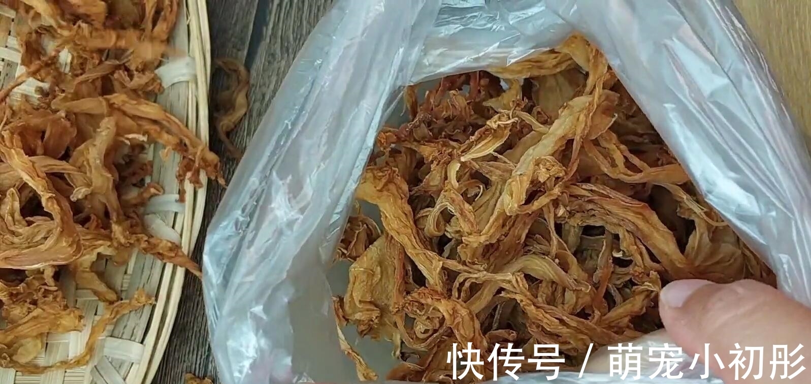 回锅肉特巴适|这食材市场上最便宜，8毛钱一斤，晒干后加这料， 炒回锅肉特巴适