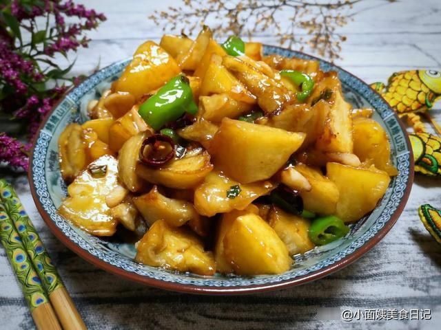 元旦菜单：4凉、6热、1汤、1甜点、2主食，早准备待客不发愁