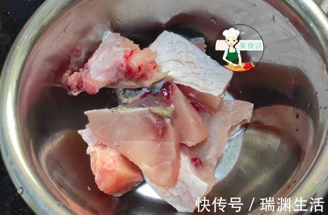 豆腐和此绝配，焖一焖鲜香嫩滑，做一锅连汤汁都不剩，便宜又营养