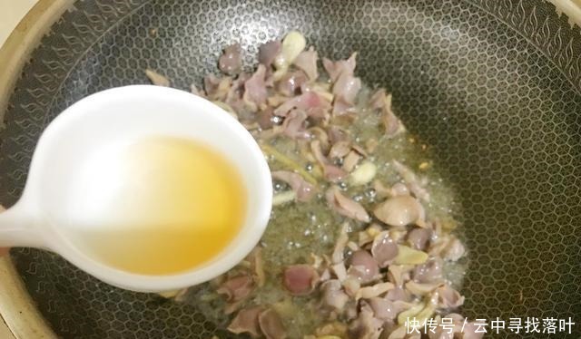 炸茄子的做法简单!味道很好闻,让人有吃不完的感觉