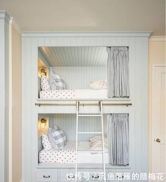 床铺|邻居嫌房子小，直接墙上掏洞，里面打上下铺，两个孩子都有地睡了