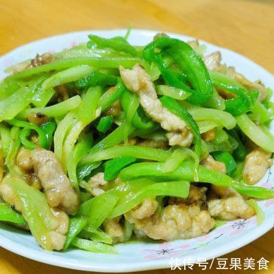 最详细的莴笋炒肉的做法，再学不会我也没办法了