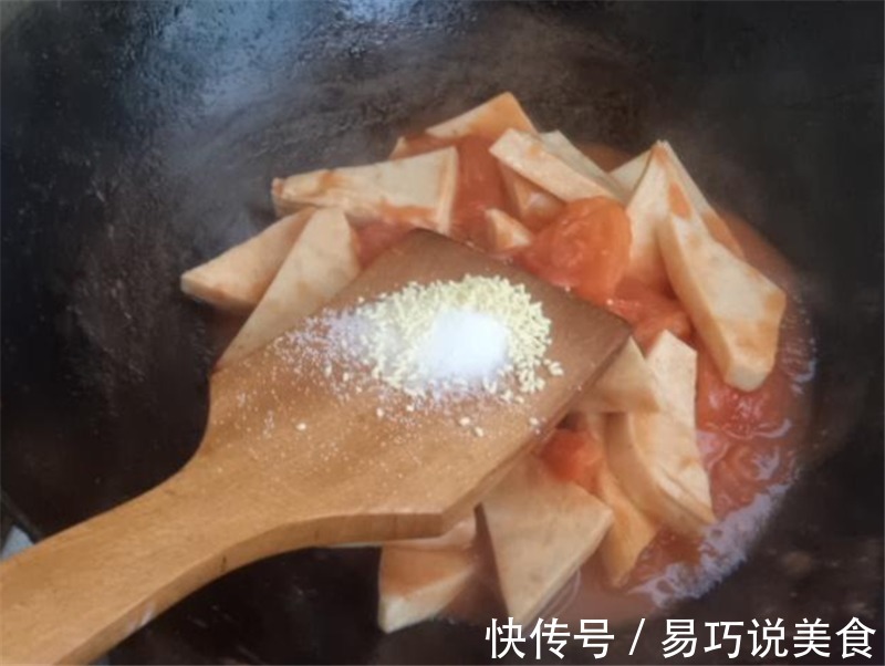 千页豆腐这样做，色泽红亮，味道好，女性要多吃