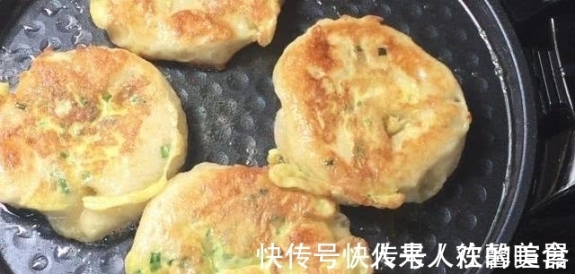 两个鸡蛋，一碗面粉，不用揉面，筷子搅一搅，孩子嚷着还没吃够！